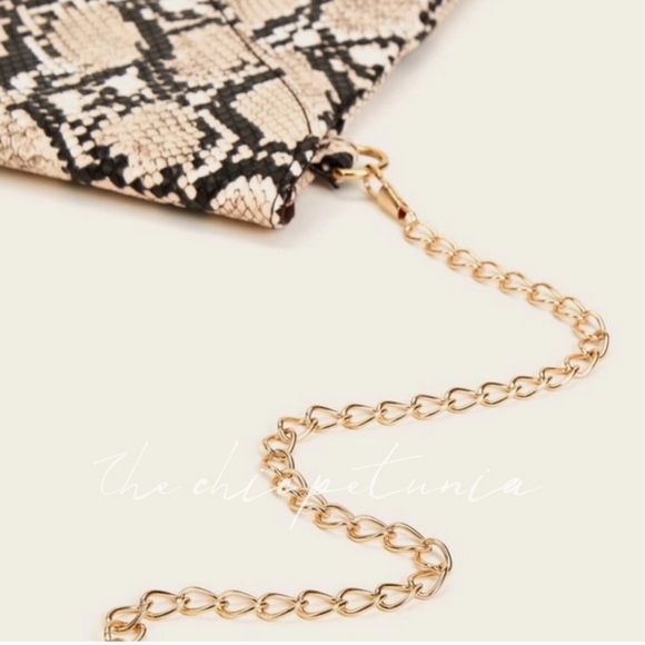 Crossbody Bag - Picture 4 of 5